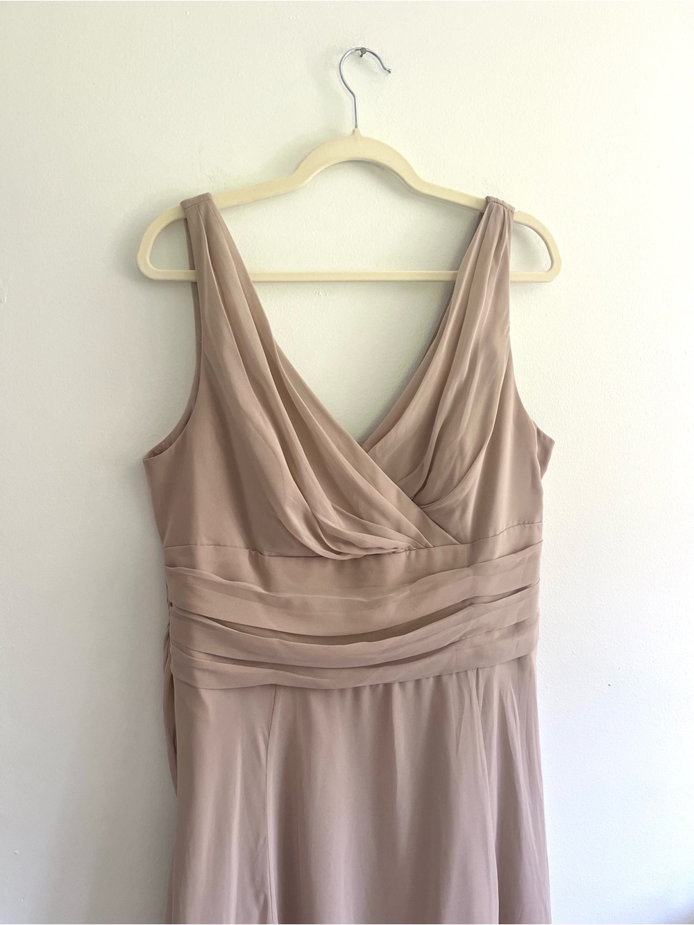 DB Studio Sleeveless V-Neck Chiffon Evening Gown Bridesmaid Wedding Dress 14 - Picture 4 of 12